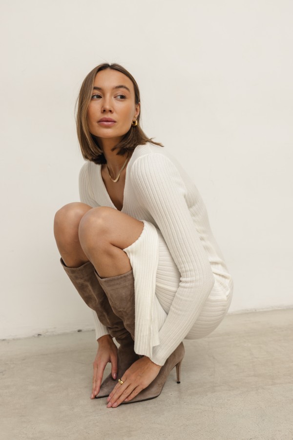 Kim Długa Sukienka Dzianinowa Ecru