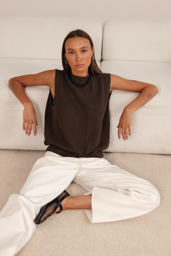 Amara Bluzka Dzianinowa Z Odkrytymi Plecami Chocolate