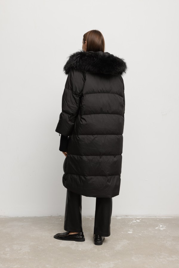 8922 Płaszcz Puchowy Czarny