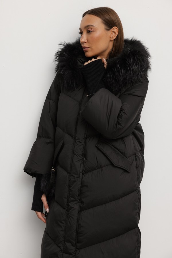 8922 Płaszcz Puchowy Czarny