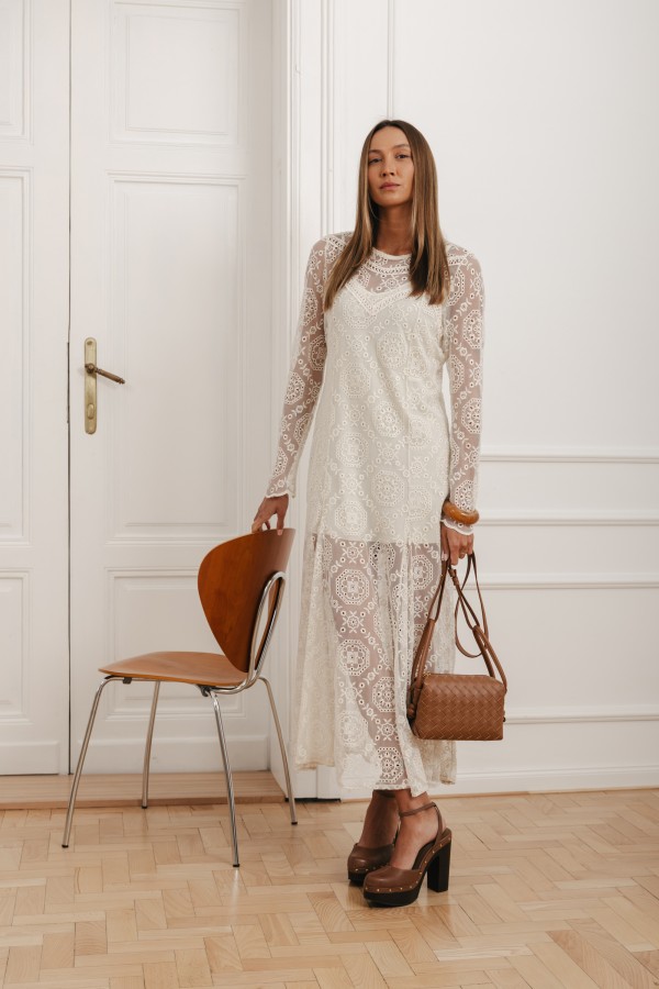 Skórzana Torebka Z Plecionym Wykończeniem Camel