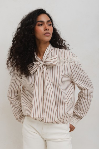 Violetta Bluzka Z Haftem i...