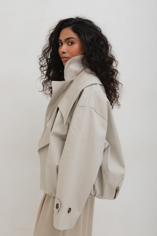 LD3950 Kurtka O Kroju Bomberki Jasny Beż