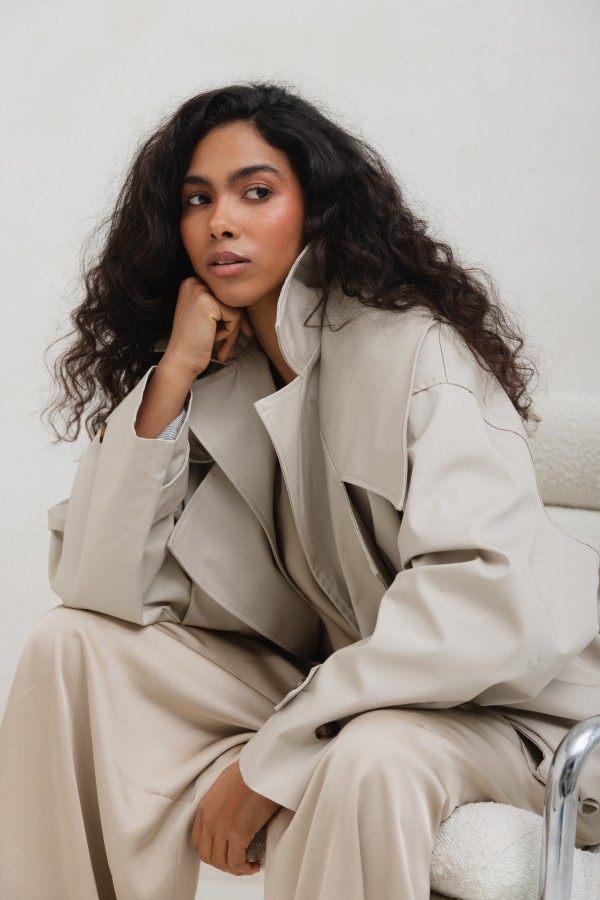 LD3950 Kurtka O Kroju Bomberki Jasny Beż