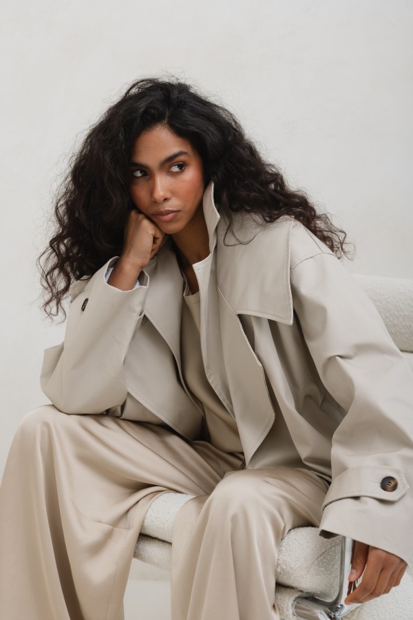 LD3950 Kurtka O Kroju Bomberki Jasny Beż