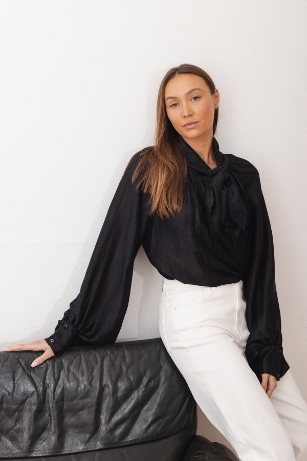 Sara Bluzka Z Wiązaniem Czarna