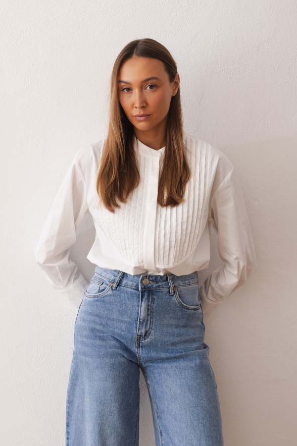 Lori Koszula O Przedłużonym Kroju Biała