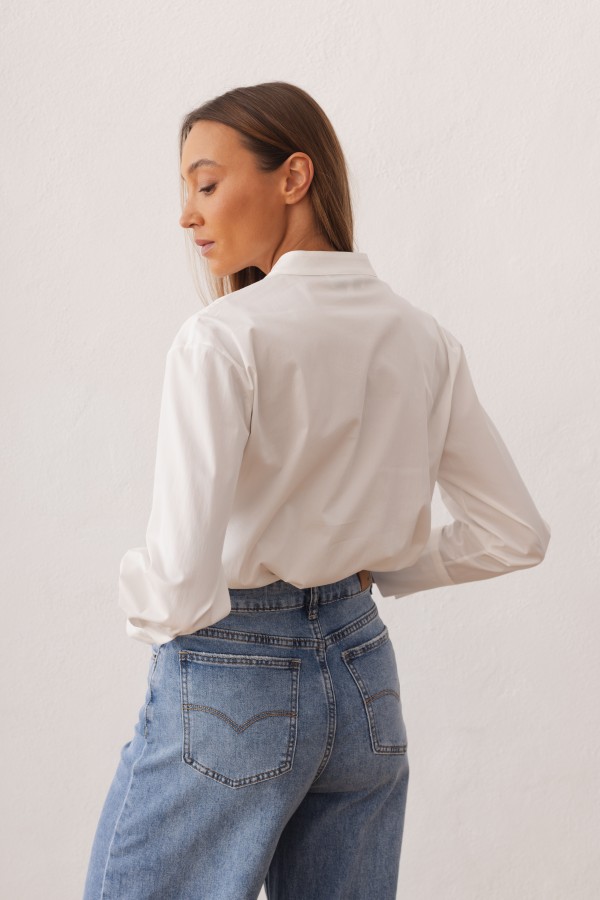 Lori Koszula O Przedłużonym Kroju Biała