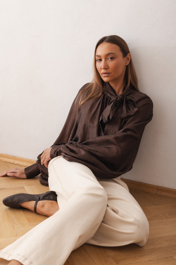 Sara Tie Blouse Brown