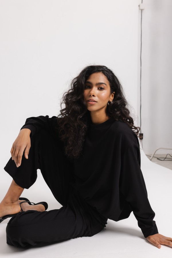 Pollie Black Sweatshirt