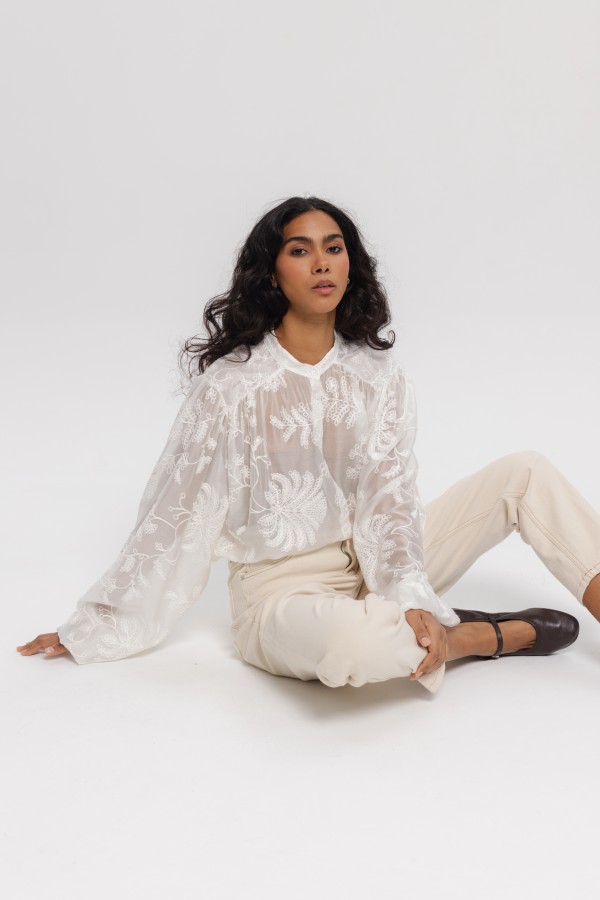Ursula Shirt with Decorative Embroidery Ecru