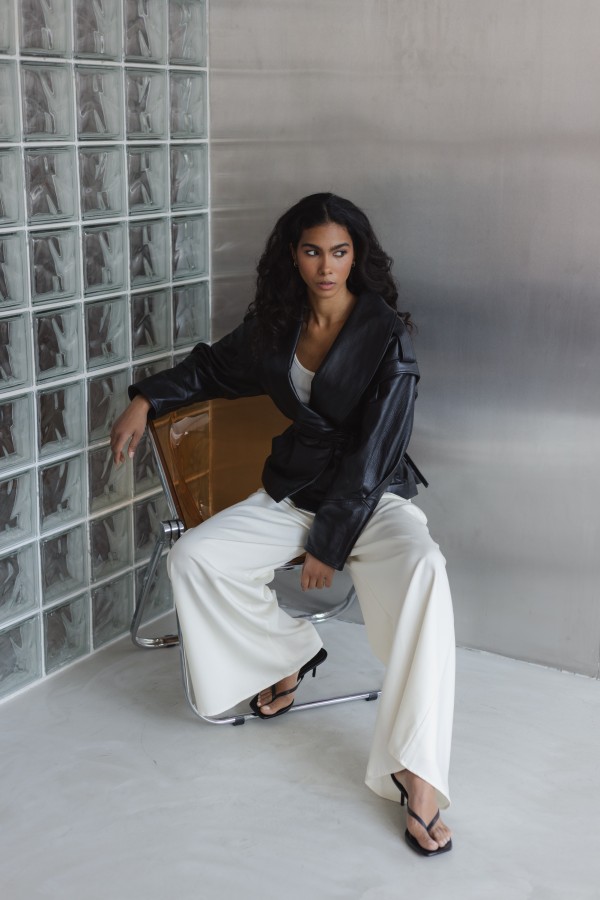 Nicola Kurtka Skórzana Z Wiązaniem Czarna