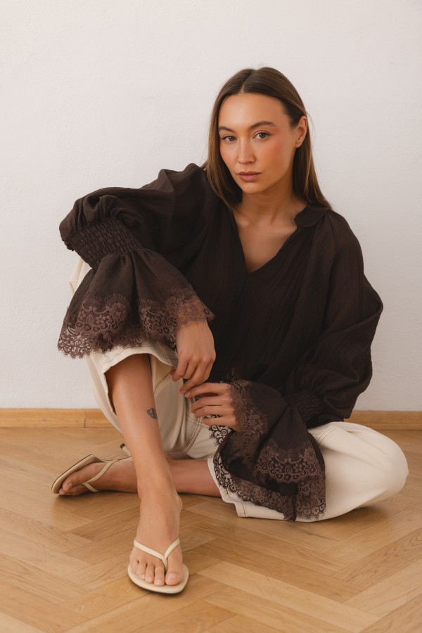 Beatrice Bluzka Z Koronką Brązowa