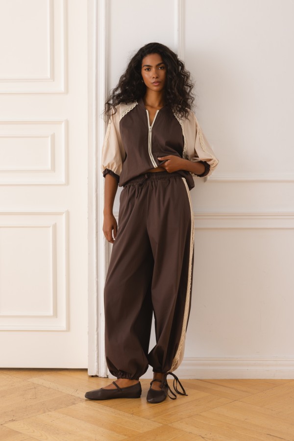 Tessi Sweatshirt with Lace Inserts Brown