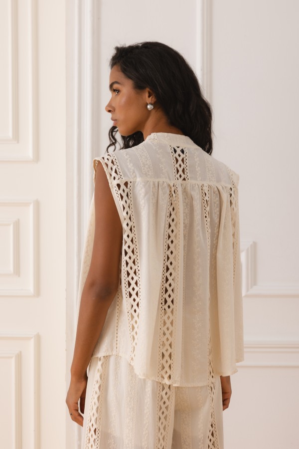 Paola Vest Openwork with Embroidery Cream