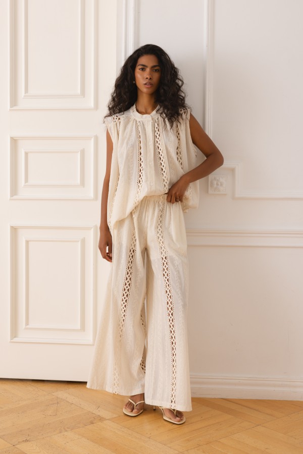 Paola Vest Openwork with Embroidery Cream