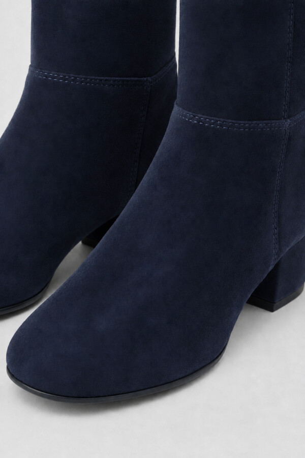 Boots Natural Suede Navy Blue